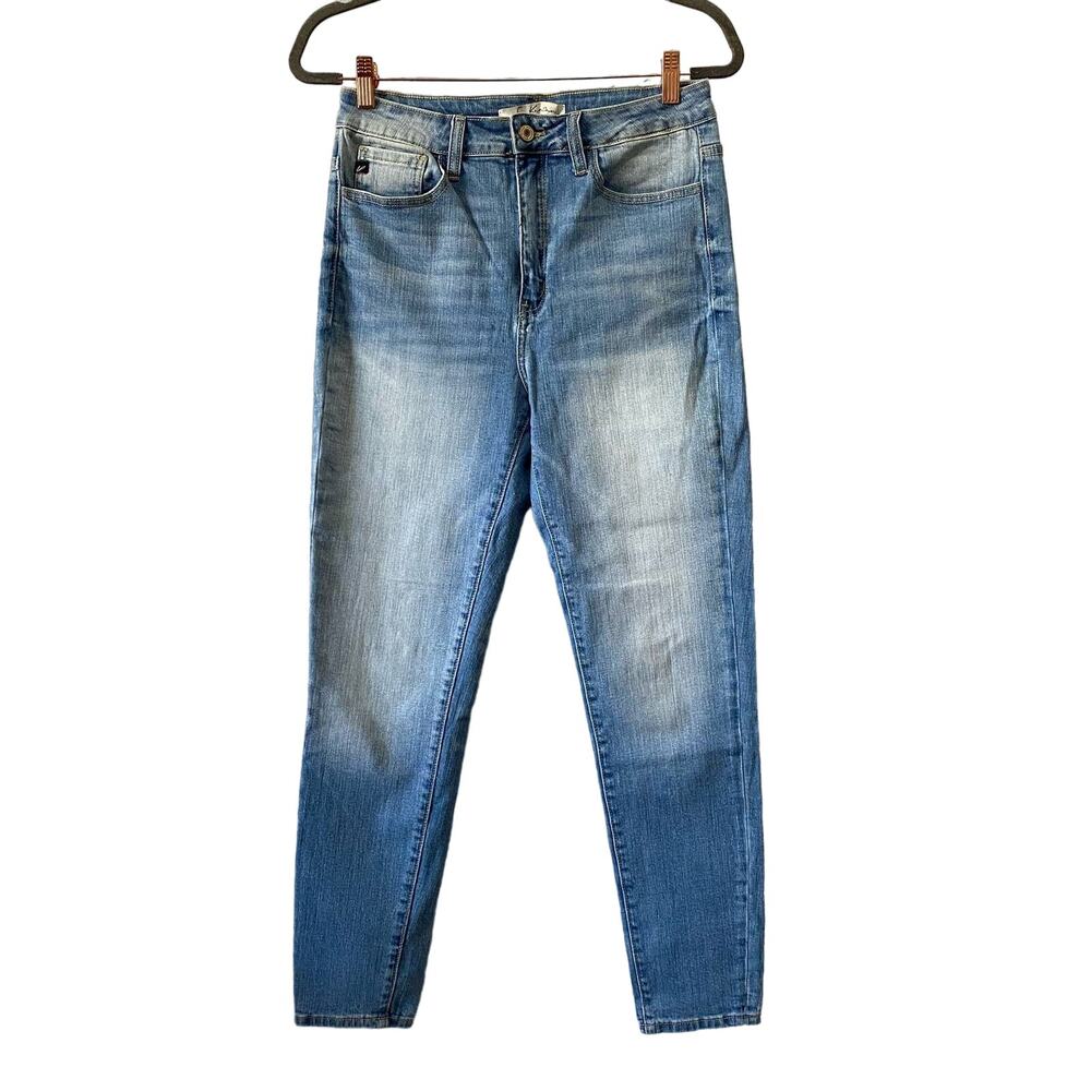 KanCan High Rise light Wash Jeans Size 28